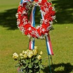 TeeItUp2011GoldStarMomWreath.jpg